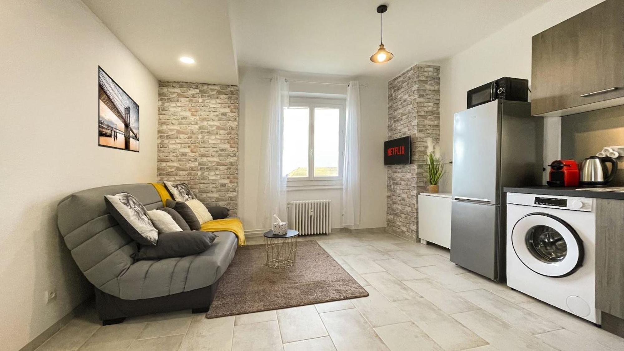 Homey Keola - Parking Prive Gratuit - Aux Portes De Geneve - Au Pied Du Tram - Appartement Avec 1 Chambre Et Un Grand Salon Avec Un Canape-Lit 앵빌리 외부 사진
